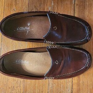 Men's OluKai slip-on leather loafers. Like New.